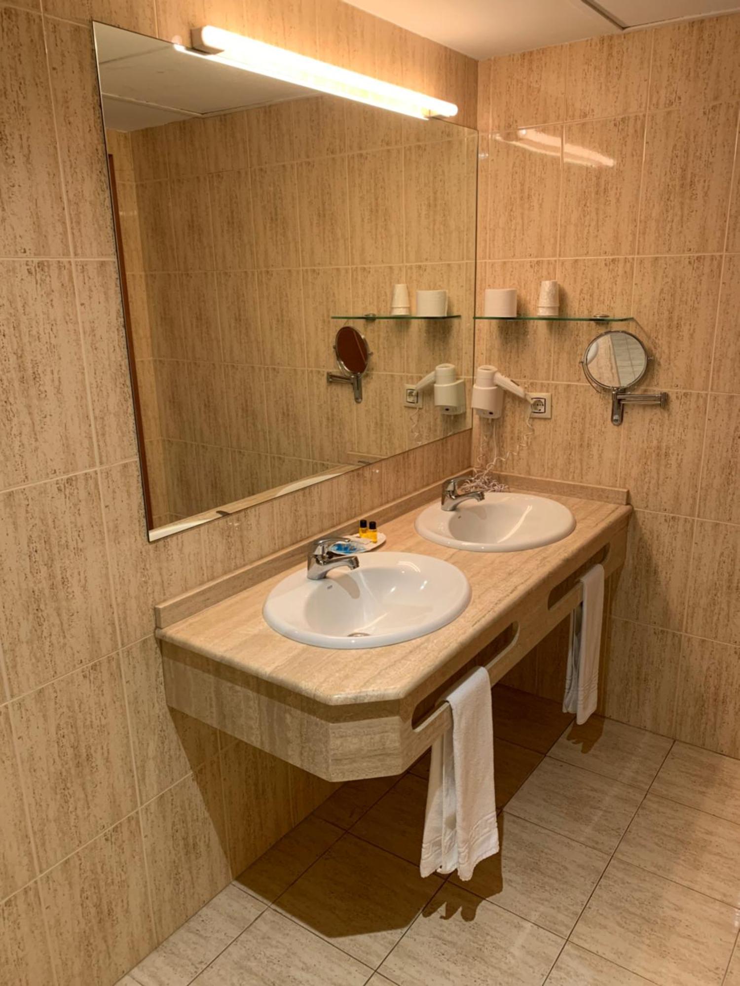 Hotel Barreiro Leira Kültér fotó